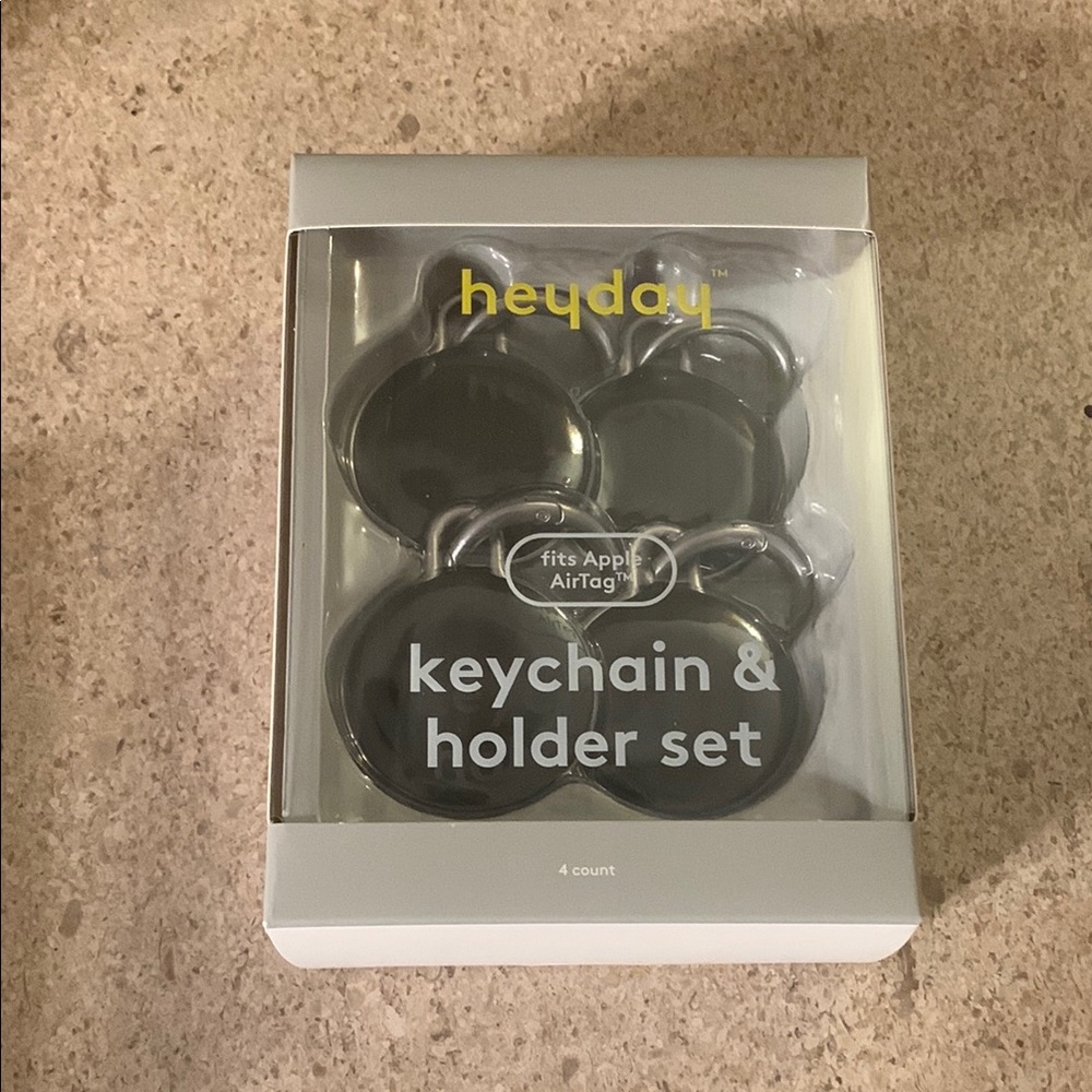 Heyday Black 4-Pack Keychain & Holder Set for Apple AirTags NEW Protect AirTags